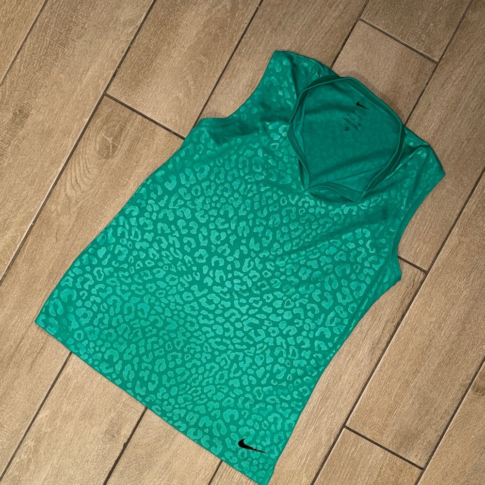 Nike S Women's Teal Leopard Dry Fit Tank Top